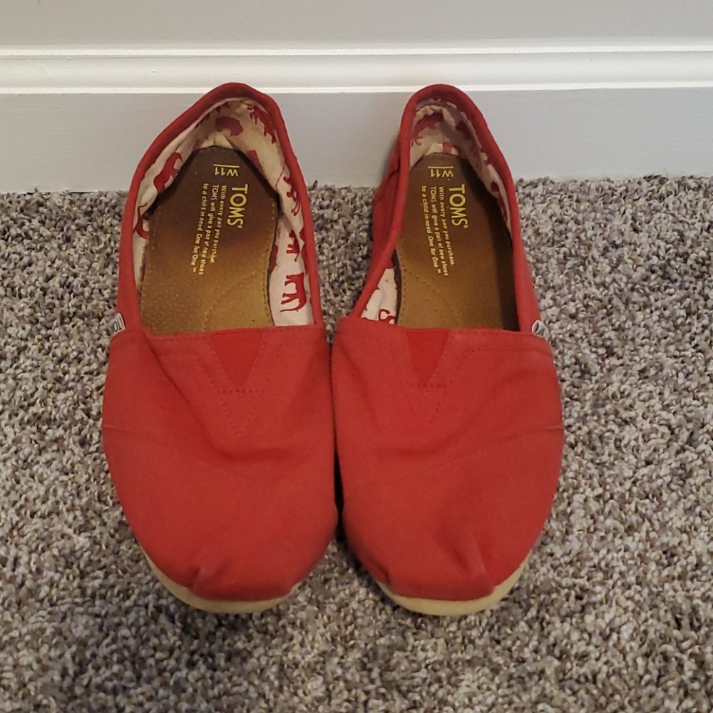 Toms